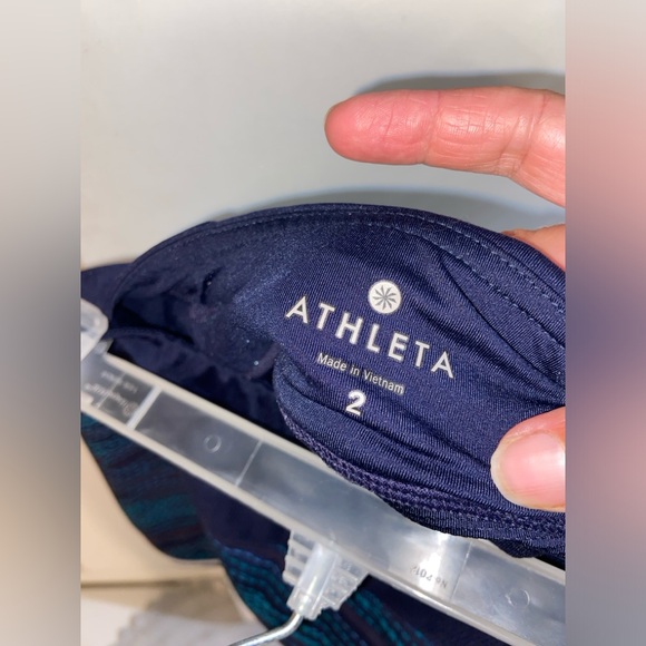 Athleta sporty skort (skirt short) size 2 - Picture 4 of 4